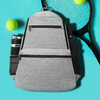 Mochila de tenis de mochila deportiva. Contiene correas acolchadas y ajustables dos bolsillos de botella de agua exterior