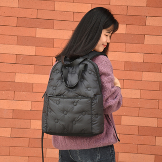 Mochila para portátil acolchada directa de fábrica para mujer, bolso de viaje ligero de poliéster para mujer con correas ajustables, asas de PU