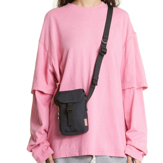 Venta al por mayor Mini bolso cruzado impermeable bolso cruzado multifuncional para teléfono móvil con correa ajustable para hombres y mujeres