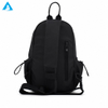 Bolso de hombro negro Mochila pequeña de nailon de primera calidad resistente al agua con bolsillo con solapa y bolsillos laterales con cordón para uso diario
