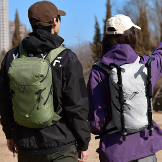 Mochila plegable ligera de 15L con logotipo personalizado, mochila de senderismo Compatible con hidratación, mochila de día resistente al agua para Trail Running