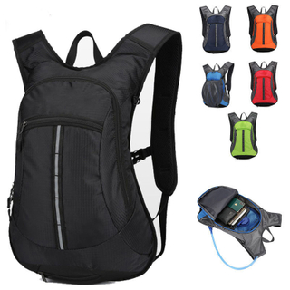 ADVANCE Mochila de ciclismo ligera e impermeable, bolsa para casco, puerto de hidratación, correas ajustables, nailon antidesgarro para correr y ciclismo