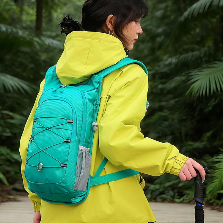 Mochila de hidratación impermeable para exteriores con tiras reflectantes y parte trasera de malla transpirable, mochila de ciclismo para acampar de 20L para hombres y mujeres